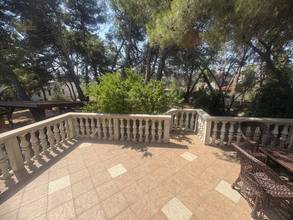 Thumbnail von Haus mit großem Garten und Meerblick nahe dem Strand