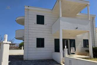 Thumbnail von Haus mit vier Ferienwohnungen direkt am Strand