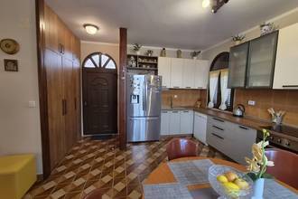 Thumbnail von Haus aus Brac-Stein mit drei getrennten Einheiten und Meerblick