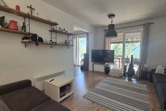 Thumbnail von Villa mit sechs Apartments, Pool und Meerblick in einer grünen Bucht