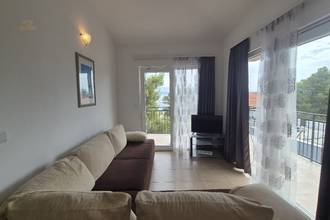 Thumbnail von Villa mit sechs Apartments, Pool und Meerblick in einer grünen Bucht