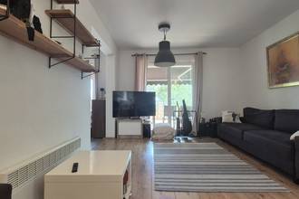 Thumbnail von Villa mit sechs Apartments, Pool und Meerblick in einer grünen Bucht