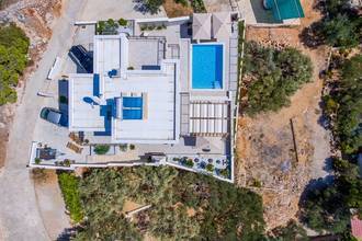 Thumbnail von Moderne Villa mit Swimmingpool, Terrassen und weitem Meerblick