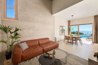 Thumbnail von Moderne Villa mit Swimmingpool, Terrassen und weitem Meerblick