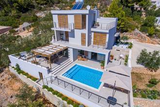 Thumbnail von Moderne Villa mit Swimmingpool, Terrassen und weitem Meerblick