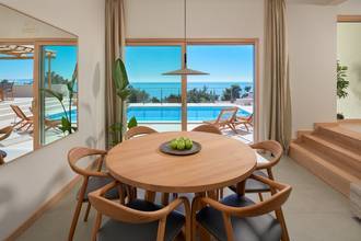 Thumbnail von Moderne Villa mit Swimmingpool, Terrassen und weitem Meerblick