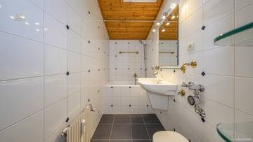 Thumbnail von Dachgeschosswohnung an der Skipiste mit Kaiserblick