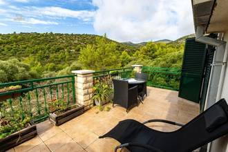 Thumbnail von Freistehendes Haus mit drei Studios und Meerblick in Naturlage