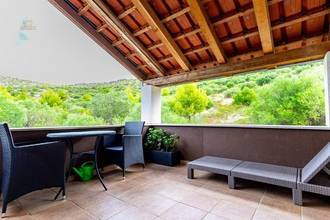 Thumbnail von Freistehendes Haus mit drei Studios und Meerblick in Naturlage