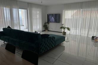 Thumbnail von Wohnung mit drei Schlafzimmern, Terrasse und Innenhof in Strandnähe