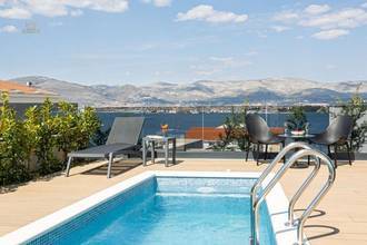 Thumbnail von Neue Reihenhäuser mit Pool, Dachterrasse und Sommerküche