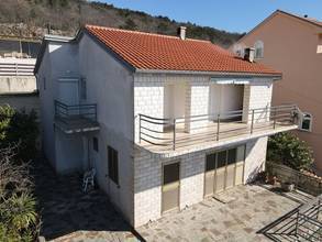 Thumbnail von Zweifamilienhaus mit zwei Wohnungen, Garage und Blick über die Kvarner Bucht