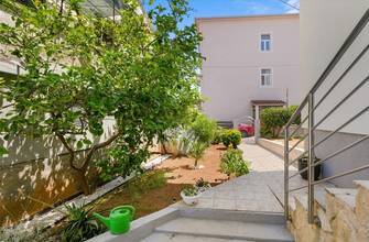 Thumbnail von Haus mit drei Wohneinheiten mit Garten und Meerblick, nahe dem Meer