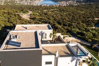 Thumbnail von Neubauvilla mit privatem Pool, Whirlpool und angelegtem Garten