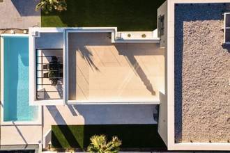 Thumbnail von Neubauvilla mit privatem Pool, Whirlpool und angelegtem Garten