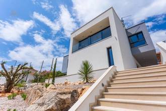 Thumbnail von Moderne, luxuriös ausgestatte Villa auf der Insel Krk