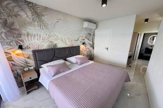 Thumbnail von Neu errichtete Villa unmittelbar am Ufer, eigener Strandzugang und Pool