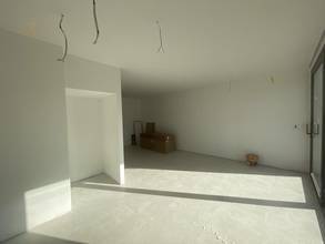 Thumbnail von Zweistöckiges Apartment im Neubau, Terrasse mit Aussicht aufs Wasser