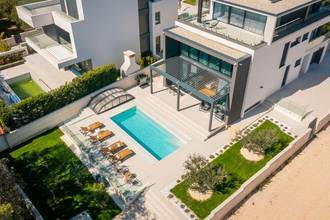 Thumbnail von Neu gebaute Luxusvilla, voll eingerichtet, beheizter Keramikpool und Pergola