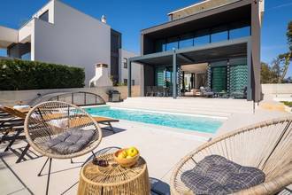 Thumbnail von Neu gebaute Luxusvilla, voll eingerichtet, beheizter Keramikpool und Pergola