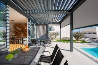 Thumbnail von Neu gebaute Luxusvilla, voll eingerichtet, beheizter Keramikpool und Pergola