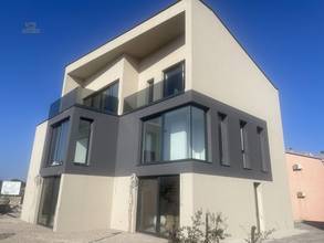 Thumbnail von Kleines Neubauprojekt aus zwei Häusern, Apartments mit Aussicht aufs Wasser