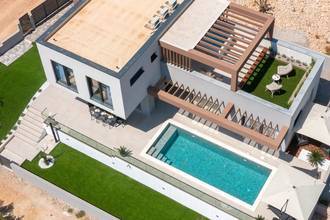 Thumbnail von Neu gebaute Luxusvilla mit Hot Tub und unverbautem Seeblick