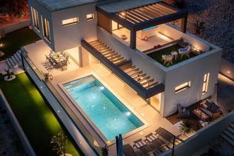 Thumbnail von Neu gebaute Luxusvilla mit Hot Tub und unverbautem Seeblick