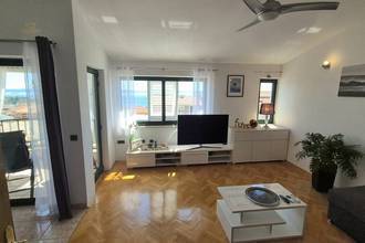 Thumbnail von Geräumige Wohnung auf zwei Ebenen mit Loggia, Balkon und Meerblick