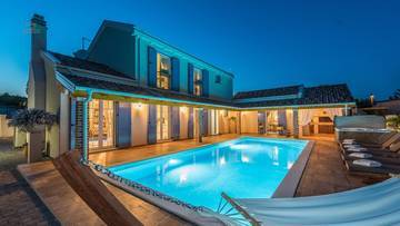 Thumbnail von Außergewöhnliches Anwesen mit Pool, Jacuzzi, Tennisplatz und Kinderspielplatz