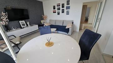 Thumbnail von Möbliertes Apartment am Hafen, Balkon mit freier Aussicht aufs Wasser