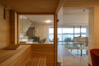Thumbnail von Zweistöckiges Penthouse direkt am Wasser, Dachterrasse mit Überlaufpool