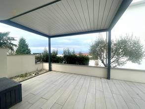 Thumbnail von Doppelhaushälfte voll möbliert, eigener Pool, nur wenige Schritte zum Strand