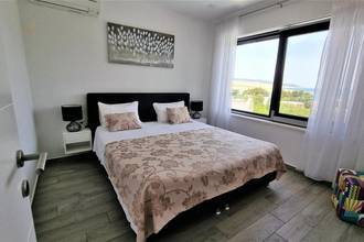 Thumbnail von Elegantes Haus in Hanglage, dauerhaft freie Seesicht, Pool und Sonnendeck