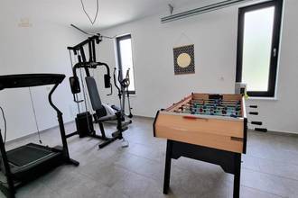 Thumbnail von Elegantes Haus in Hanglage, dauerhaft freie Seesicht, Pool und Sonnendeck