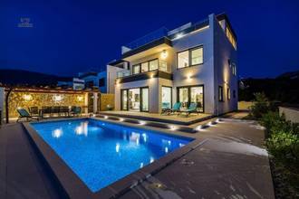 Thumbnail von Elegantes Haus in Hanglage, dauerhaft freie Seesicht, Pool und Sonnendeck
