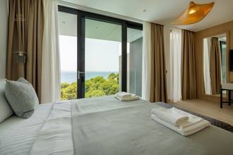 Thumbnail von Ferienvilla in Südlage mit Lift, Spa, Pool und Seesicht