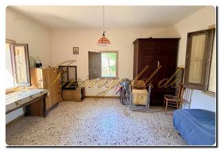 Thumbnail von Apartes Landhaus mit großem Grundstück, Obstbäumen und Olivenbäumen bei Mistretta