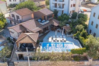 Thumbnail von Sanierter Steinbau mit Pool, Hof mit Pavillons, 70 Meter zum Wasser