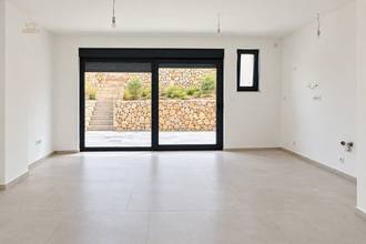 Thumbnail von Zweistöckige Neubauwohnung mit 123 m² Garten, Balkon und Stellplatz