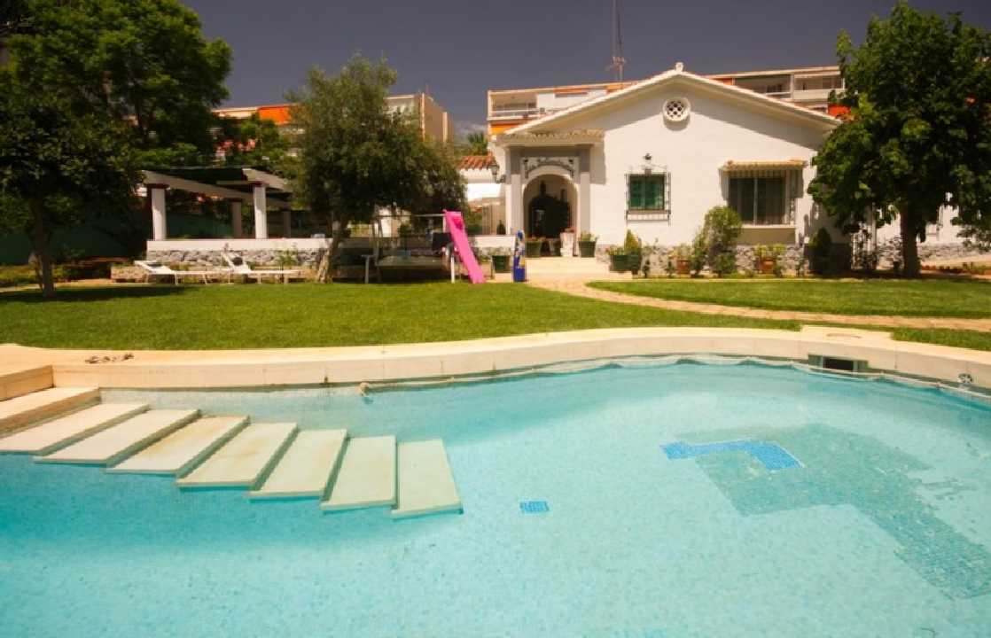 Luxus-Villa in La Carihuela R2257454 