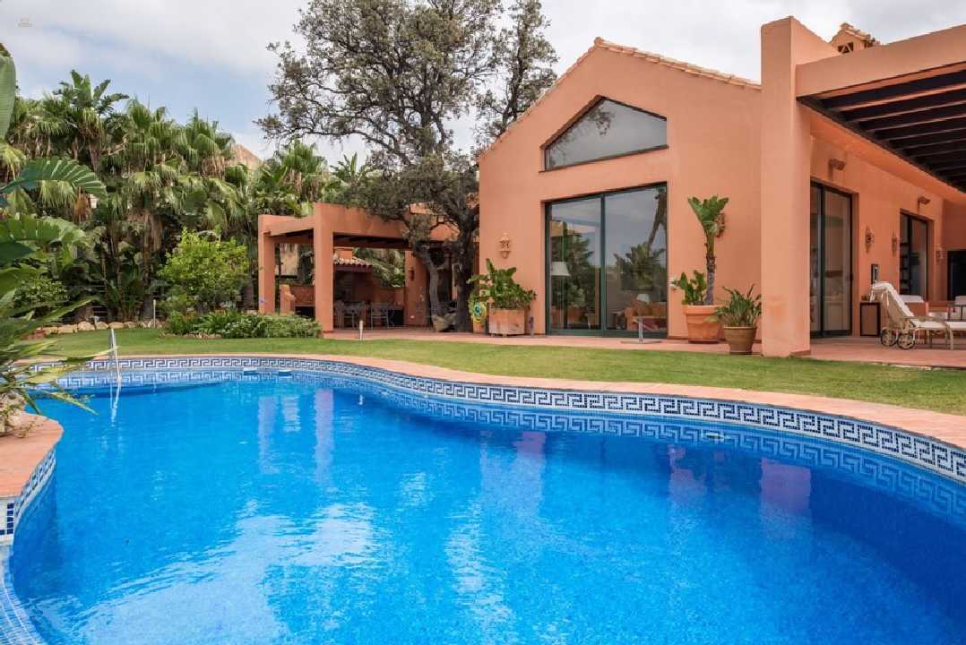 Luxus-Villa in Altos de Los Monteros R2389370 