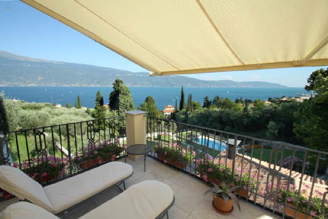 Luxuriöses Anwesen in Gargnano mit Seeblick und Swimming Pool