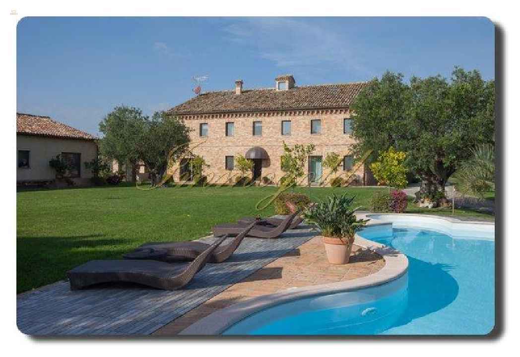 Immogold exklusives Villen-Landhaus aus dem 15. Jhd. ehemals im Besitz des Templerordens