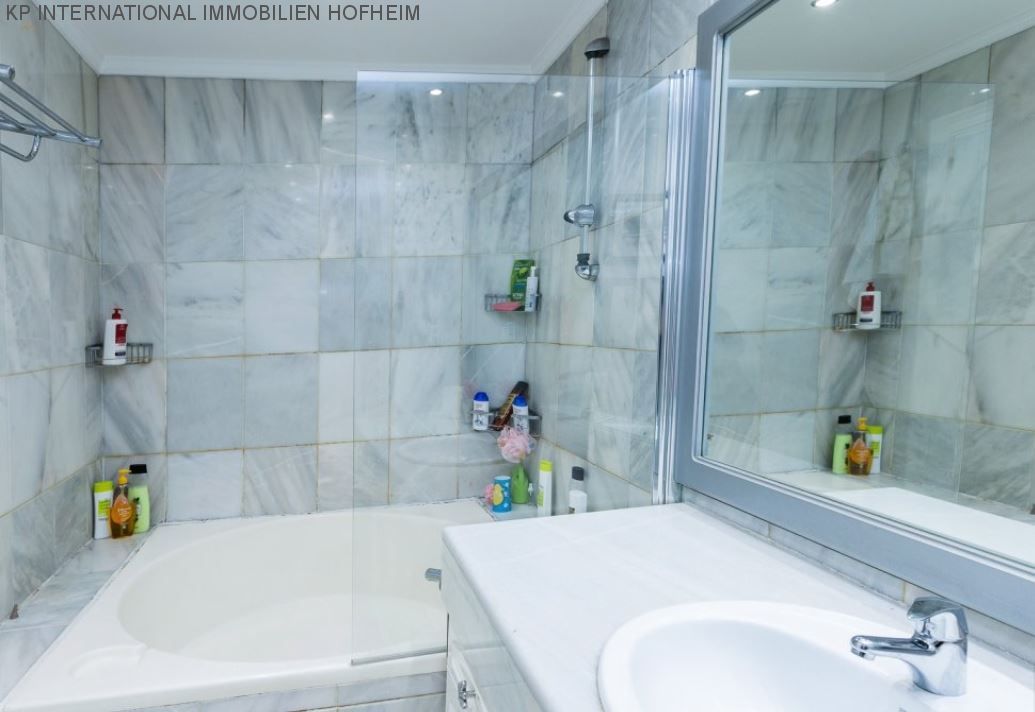 Thumbnail von ***Attraktive Dachgeschoss-Wohnung***