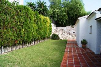 Thumbnail von *** Villa mit Gästeappartement, Pool und Garage***