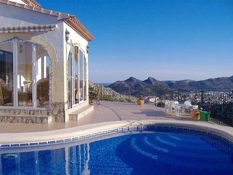 ***Wunderschöne Villa mit einer atemberaubenden Aussicht***