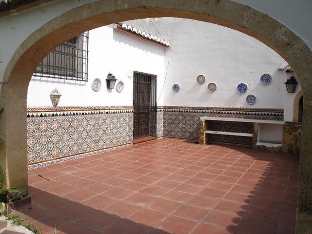 Thumbnail von ***Wunderschöne Villa mit Pool und Tennisplatz***