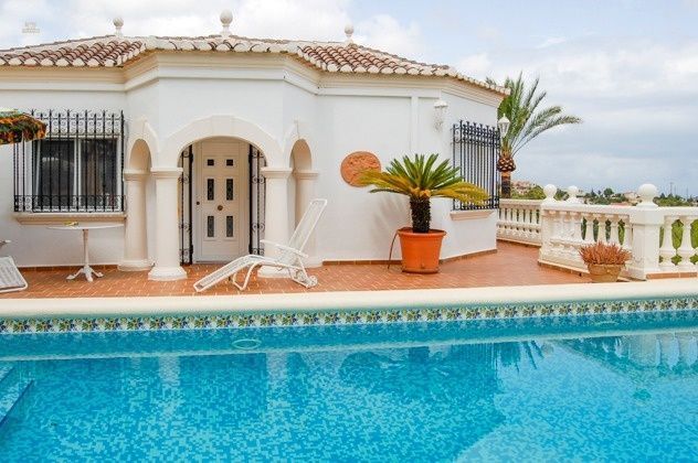 ***Luxusvilla mit traumhaftem Meerblick***