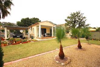 Thumbnail von ***Bei Denia - Sehr gepflegte Villa mit Gemeinschaftspool, top gepflegter Zustand, großes Grundstück, Carport etc.***